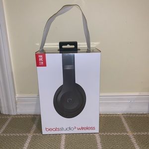 Beats studio3 wireless headphones
